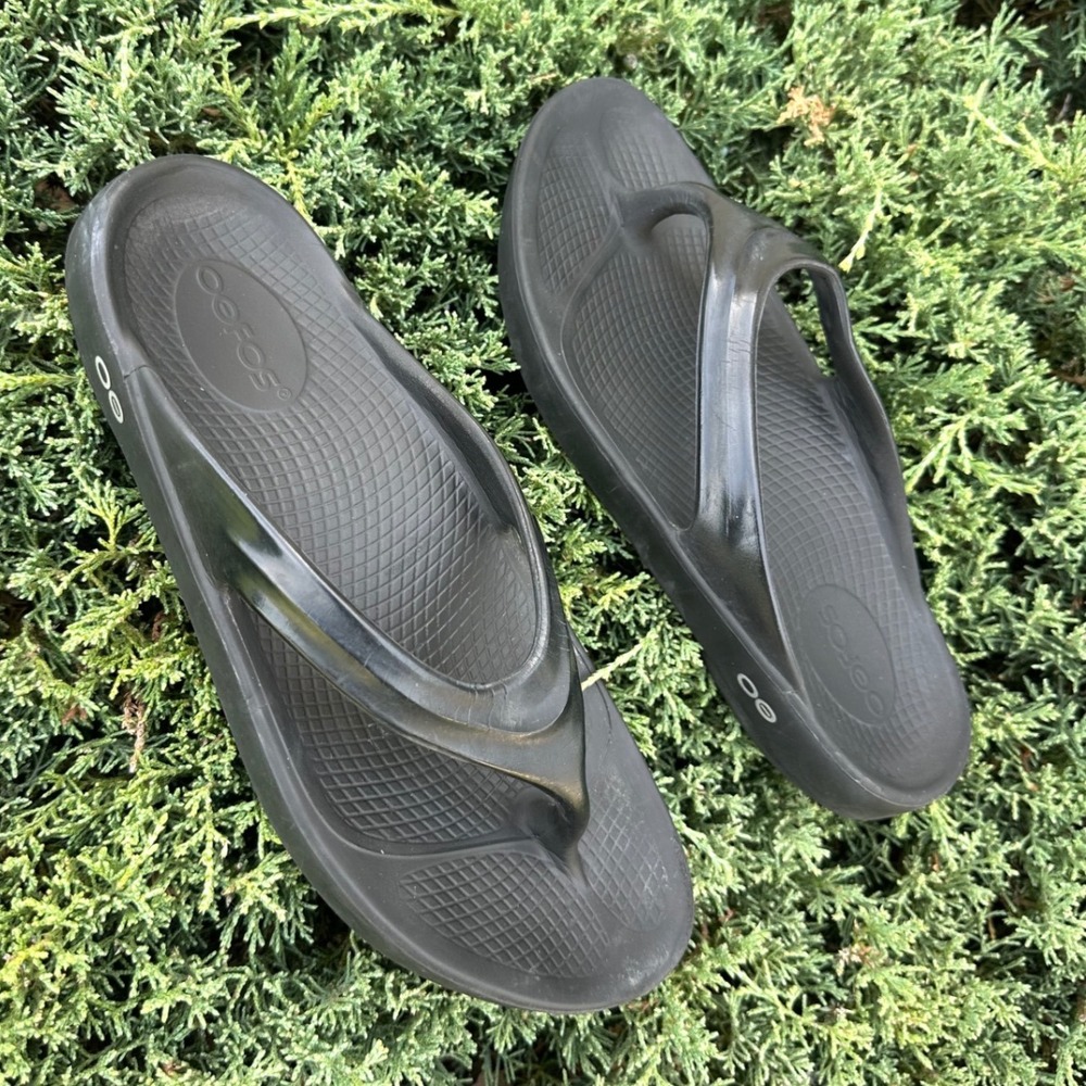 Oofos OOlala WOMEN'S Thong Flip Flop Sandals Women's Size 9 Black